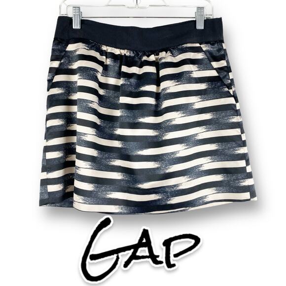 GAP Dresses & Skirts - Gap Satin Striped Mini Skirt Lined Pockets Gray Black Womens Size 2